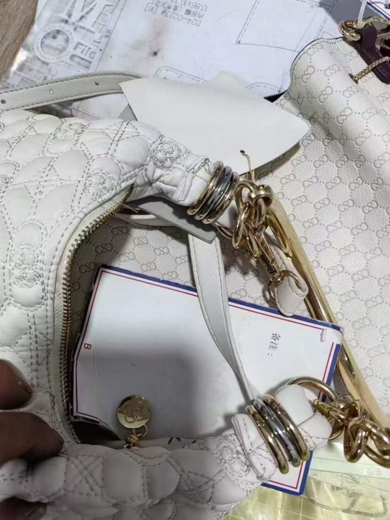 招手工一名
