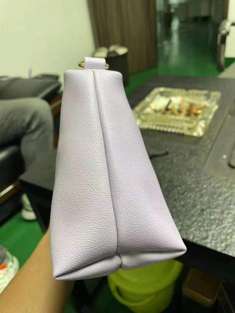招车位车中包有一千二百个，1.2一个