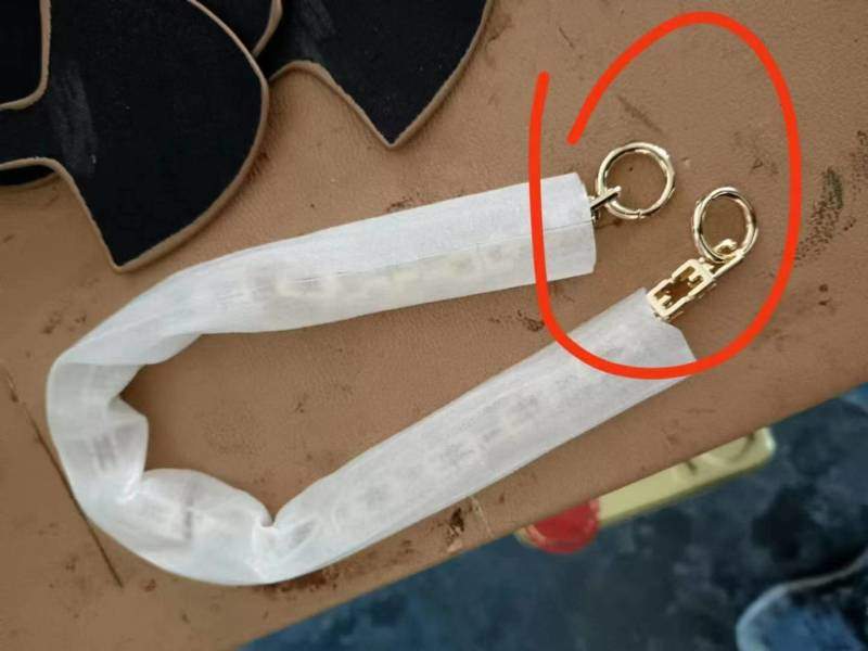 招夹小圆圈
