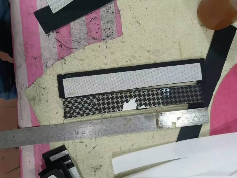 做练贴，复合布托无纺布，刷万能胶，里布空折