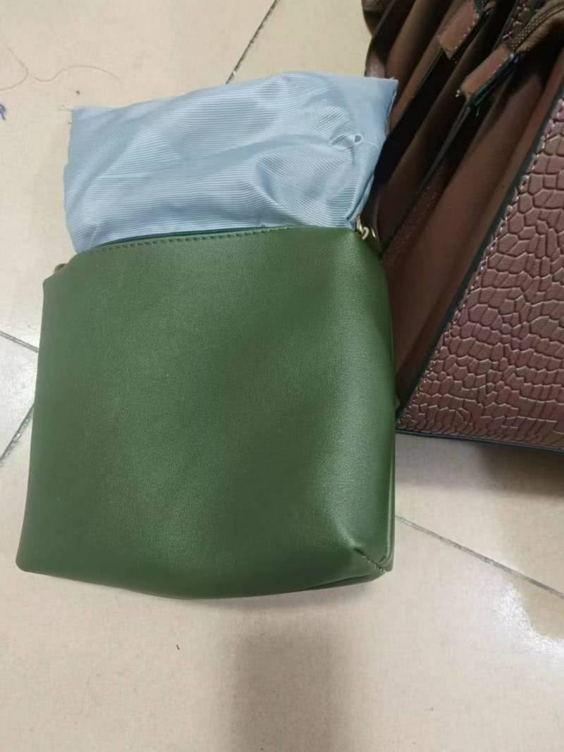 明天招车位车中包一名