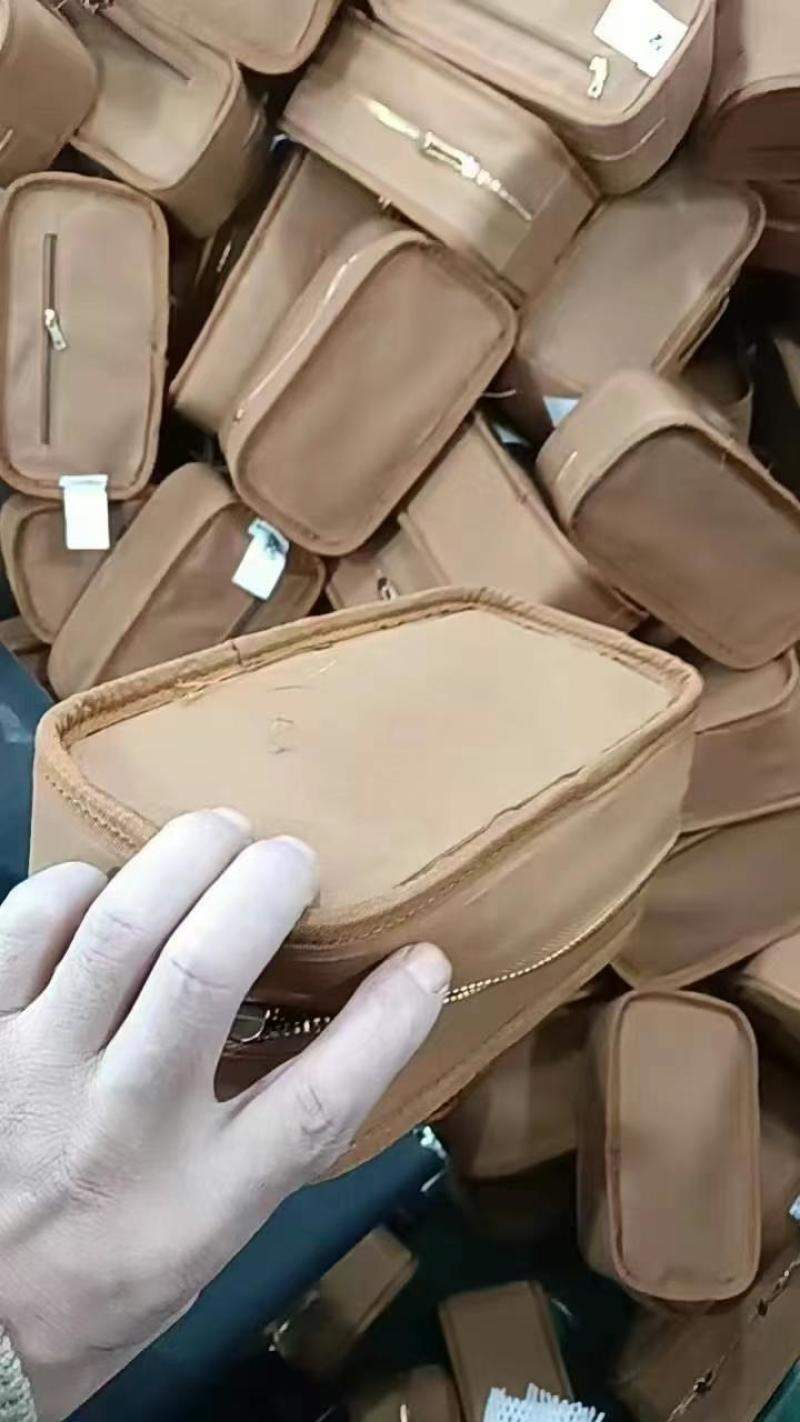 专业高车埋袋包边一次过，1块钱一个，8000个，来两个人