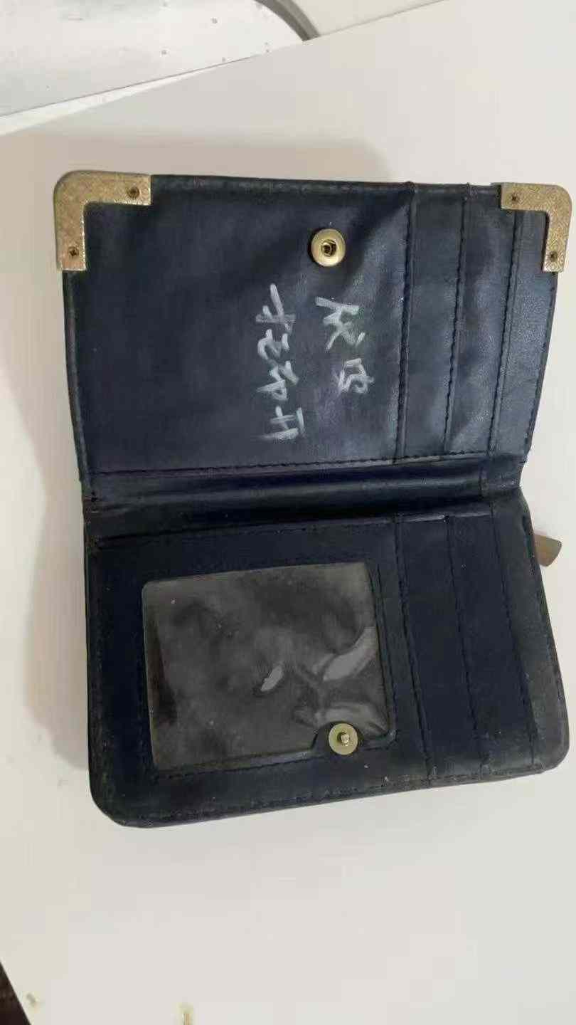 本厂招师傅岀纸格1名
