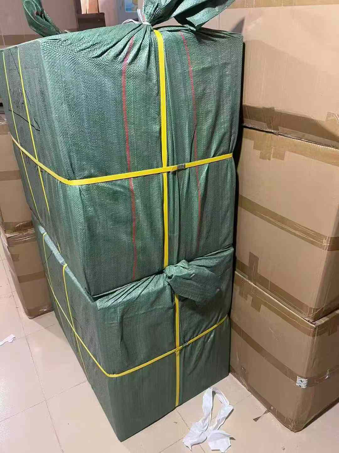 招打箱工人