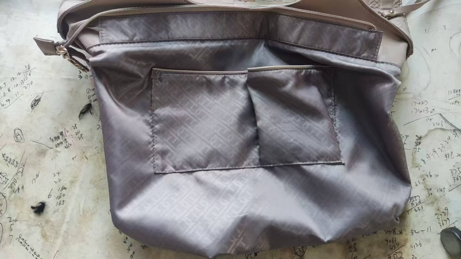 招车位车巴袋，自带筒，4毛一套