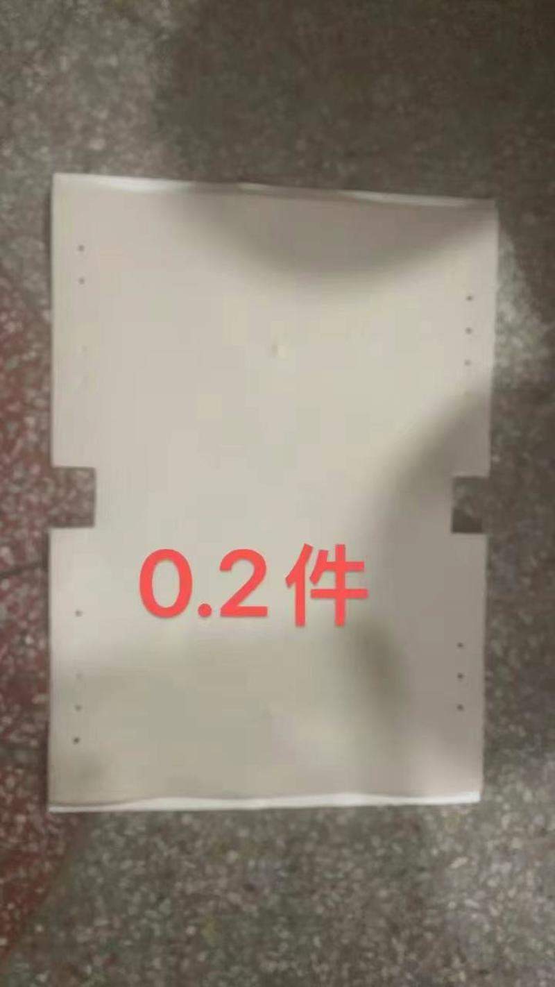 招临时车位台面各1名（女士优先）