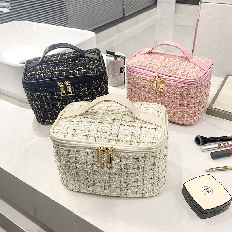 寻找小香风化妆包长期供货的工厂，如图