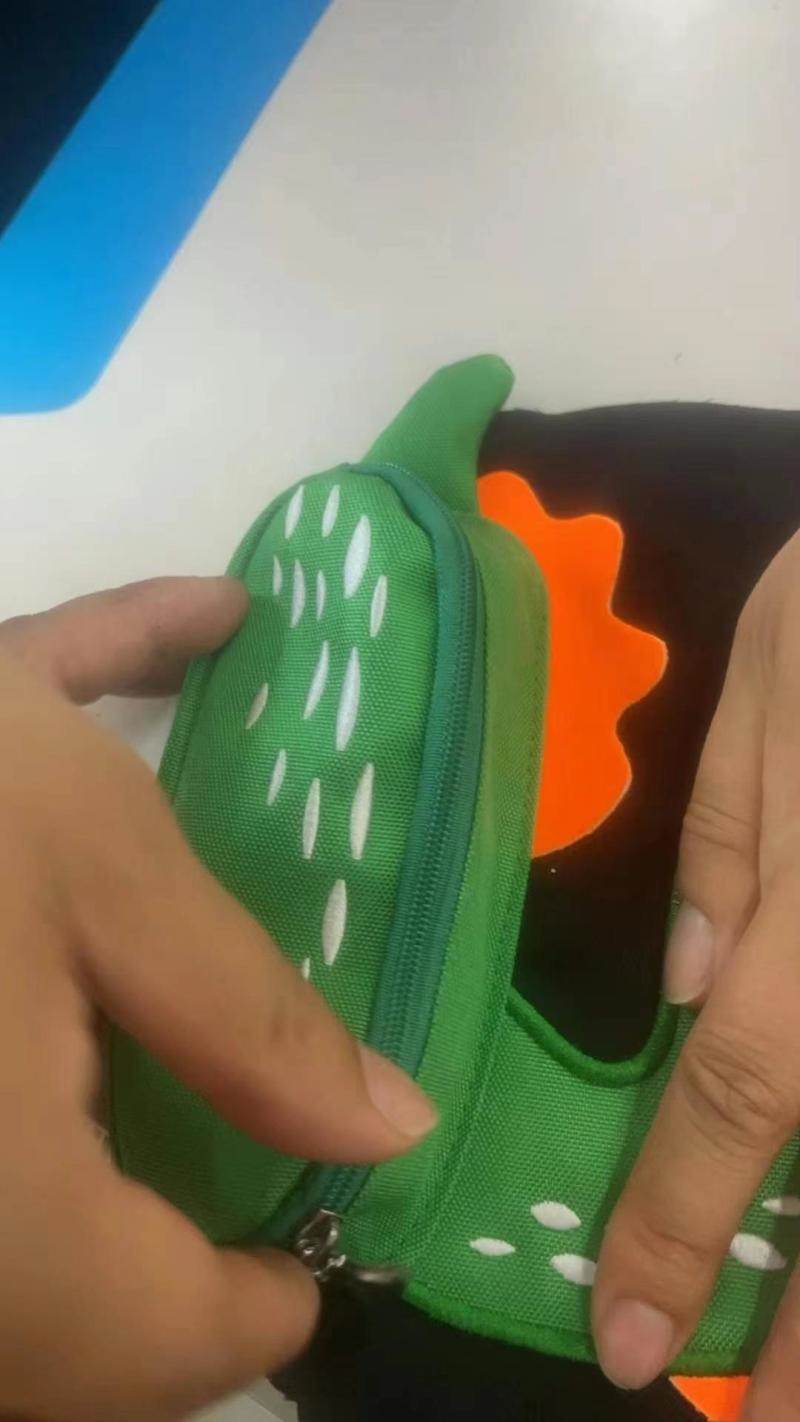 招临时专业装前袋车位