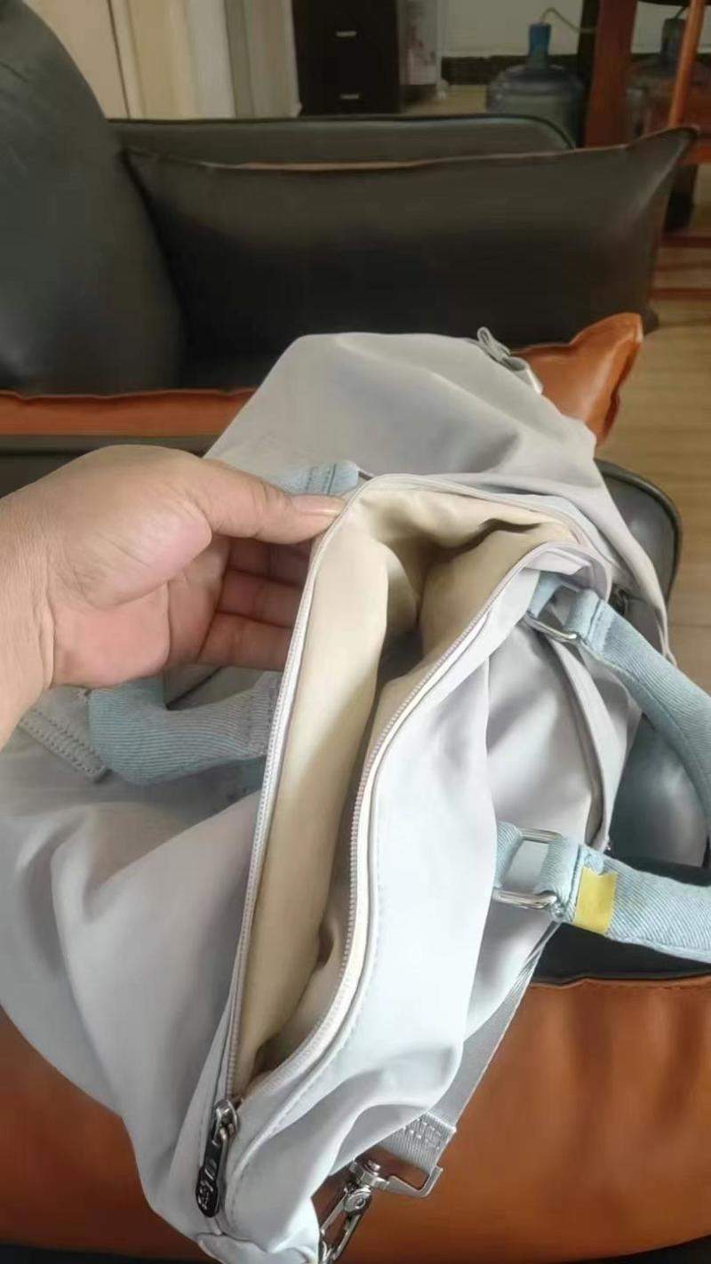 请一个专业车袋口拉链的0.6一条拉链
