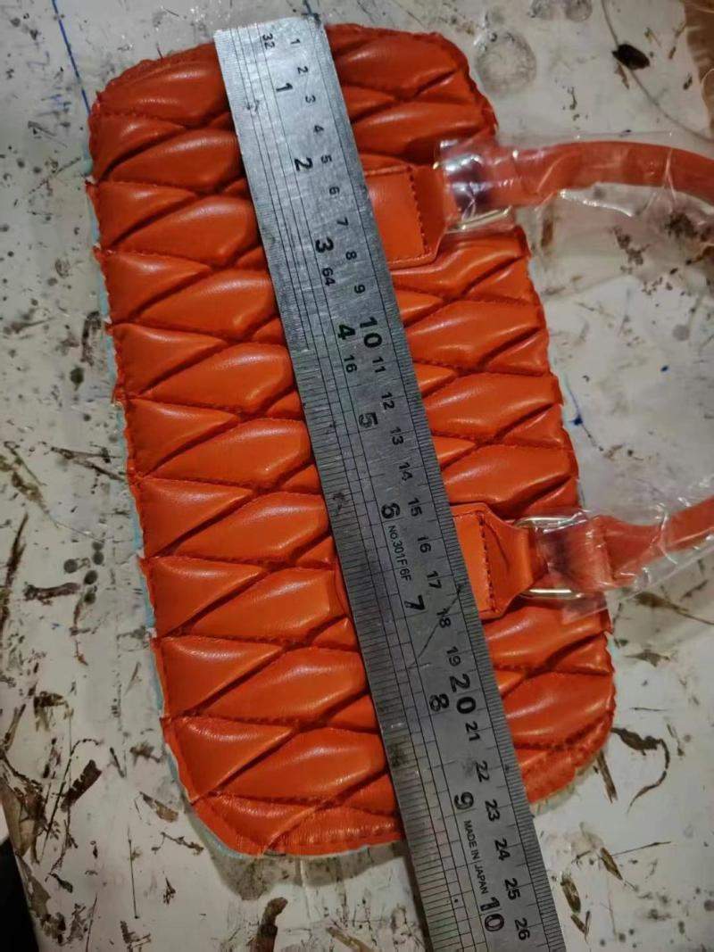 招熟手落骨0.25一件，落2.5胶骨，1600件，做完结账