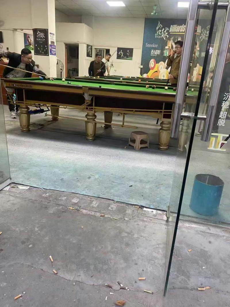 旺铺转让，现低价转让一楼台球室