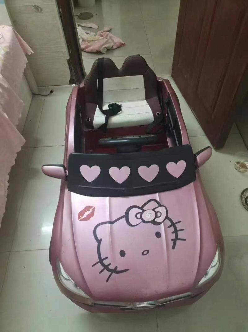 儿童玩具电动车，九成新，没怎么玩过，一百元自提