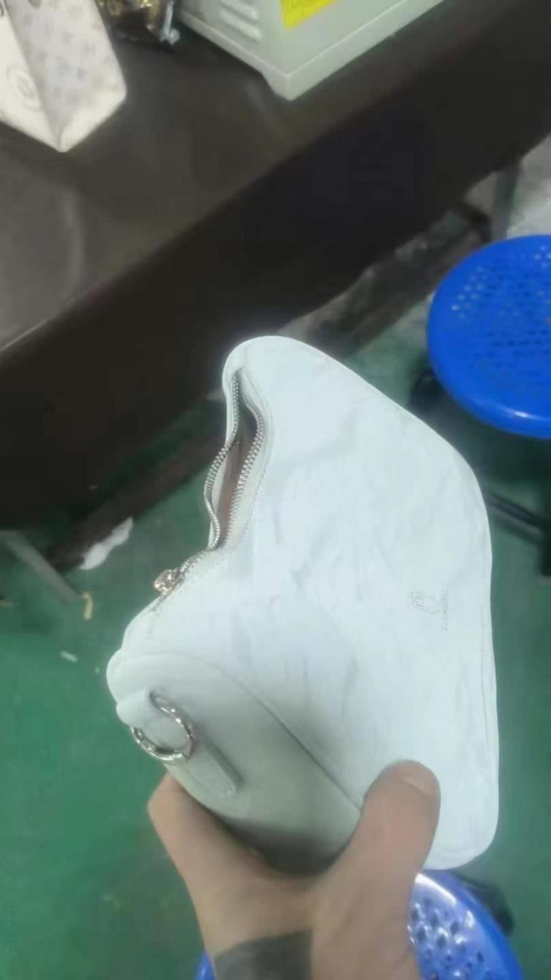 招临时工翻袋，挂弹簧扣，0.25一个袋子