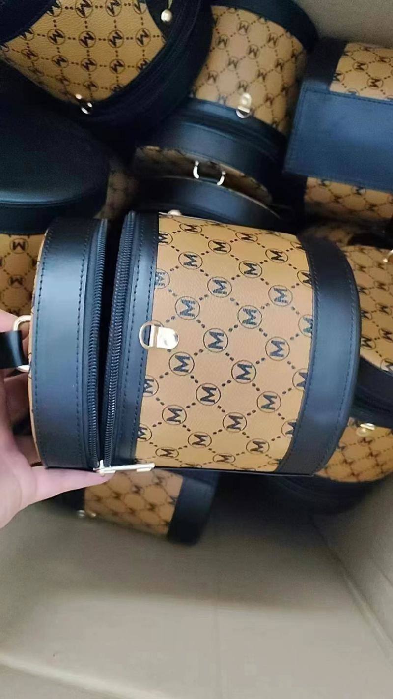招3个台面粘围，厂在旧屋，2500个
