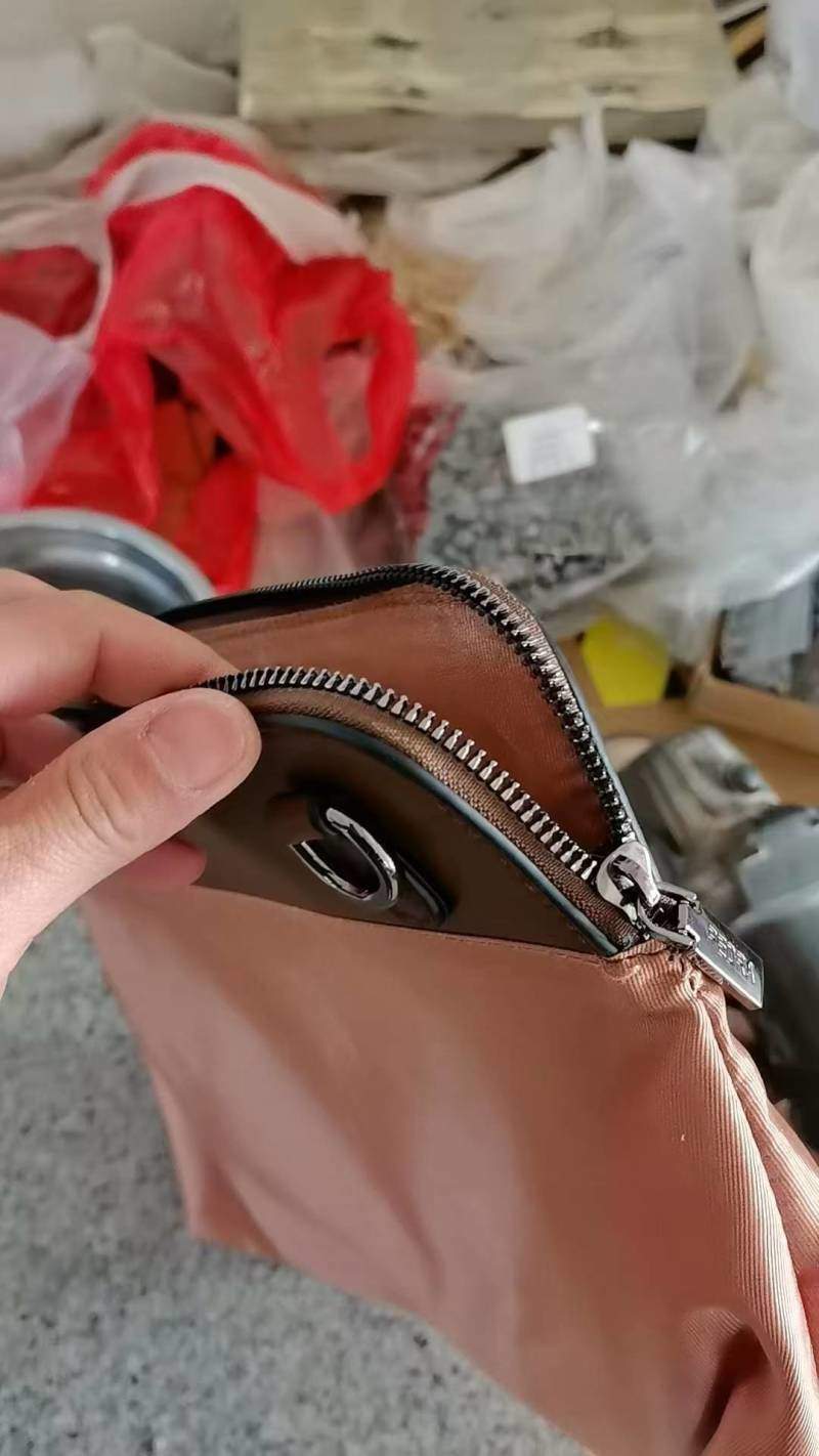 招聘:长期临时高驻车一名