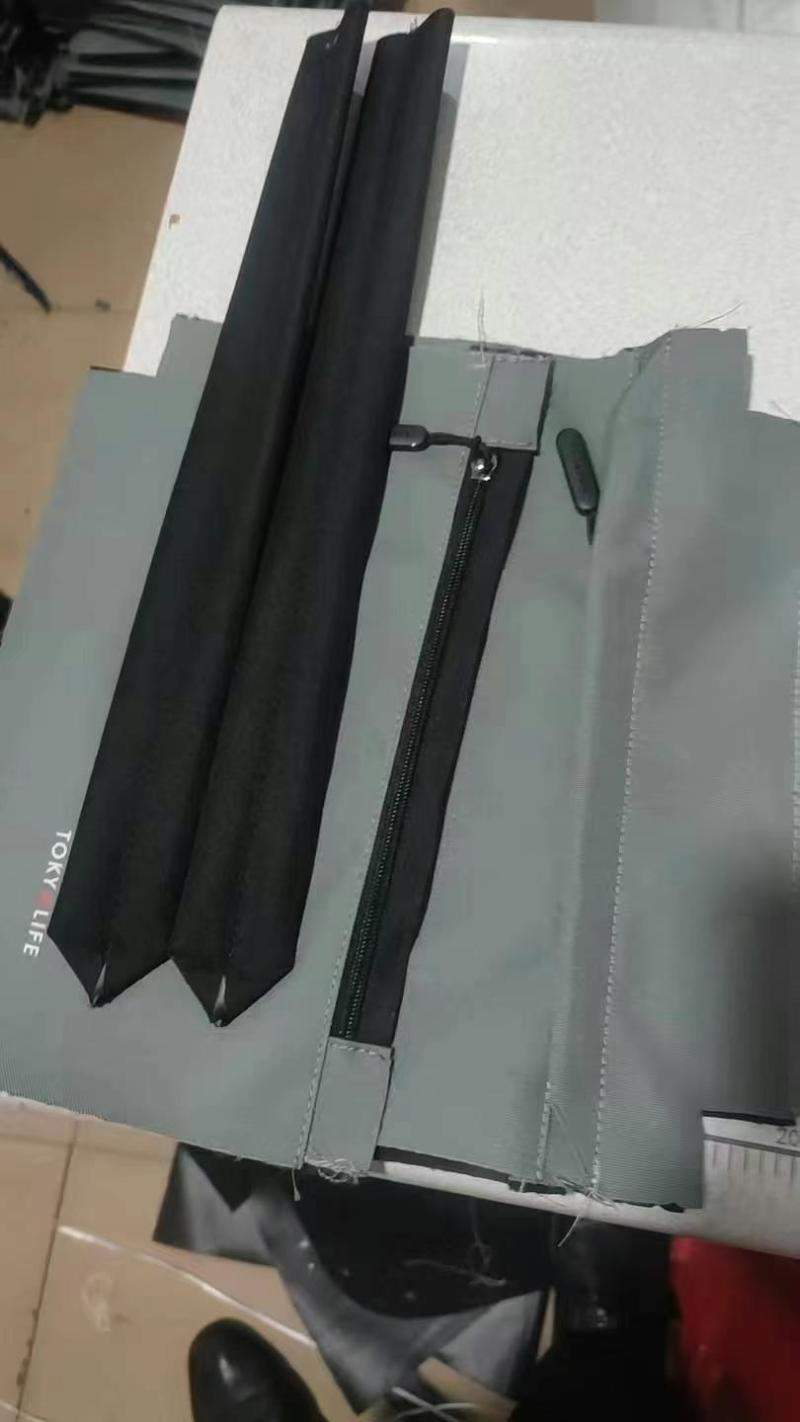 招车位俩名，男装背包