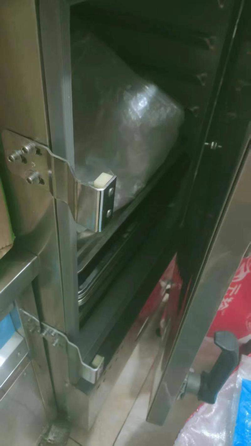燃气蒸饭机 1280 新买的 用了一个月不到 现低价处理 700