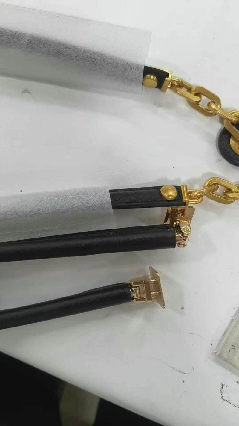 招熟手五金工1名