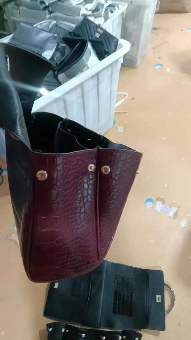 招埋袋一名