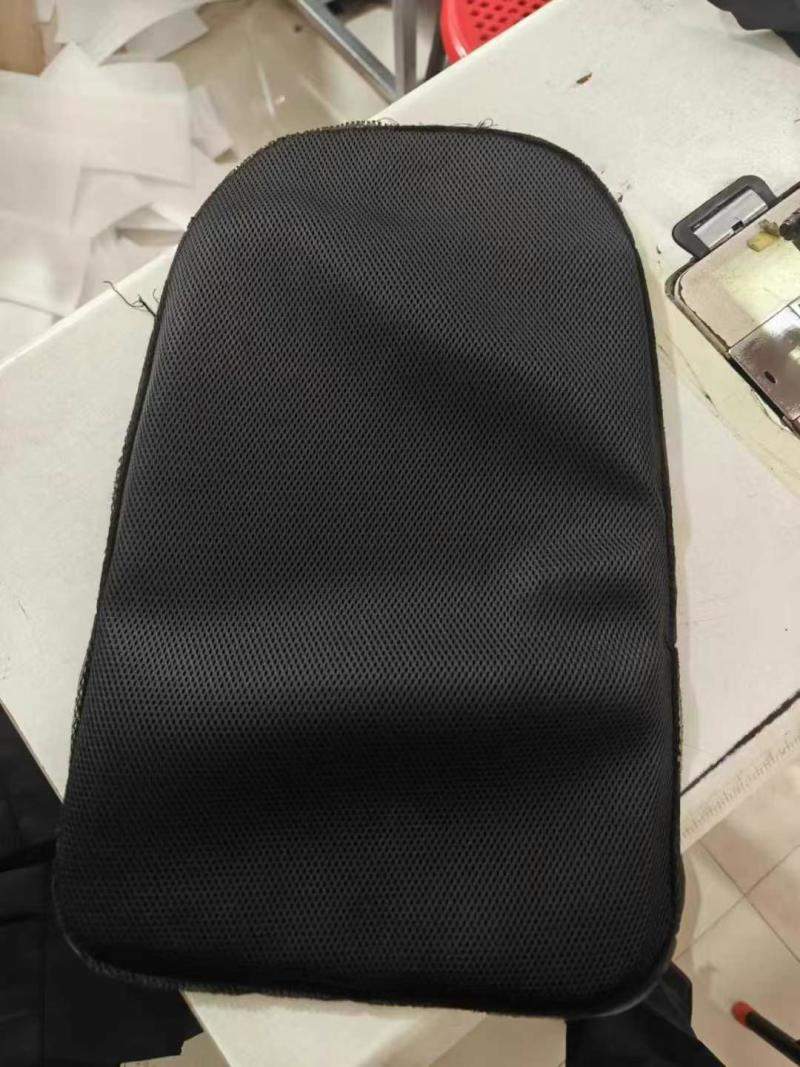 背包后幅运网布入棉三合一