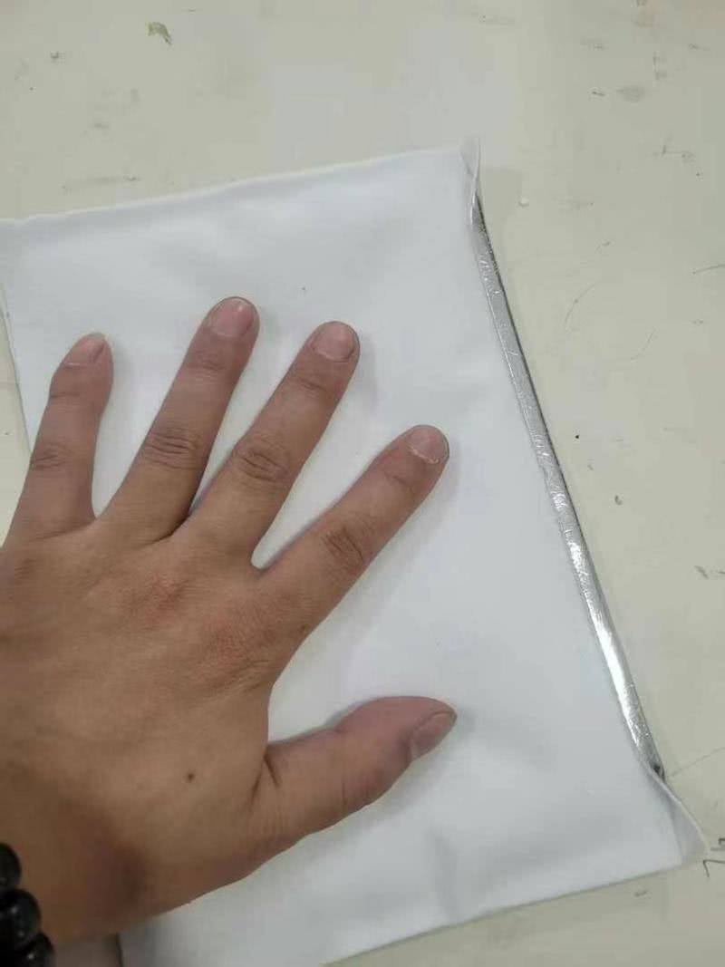 招台面一名，加托折边