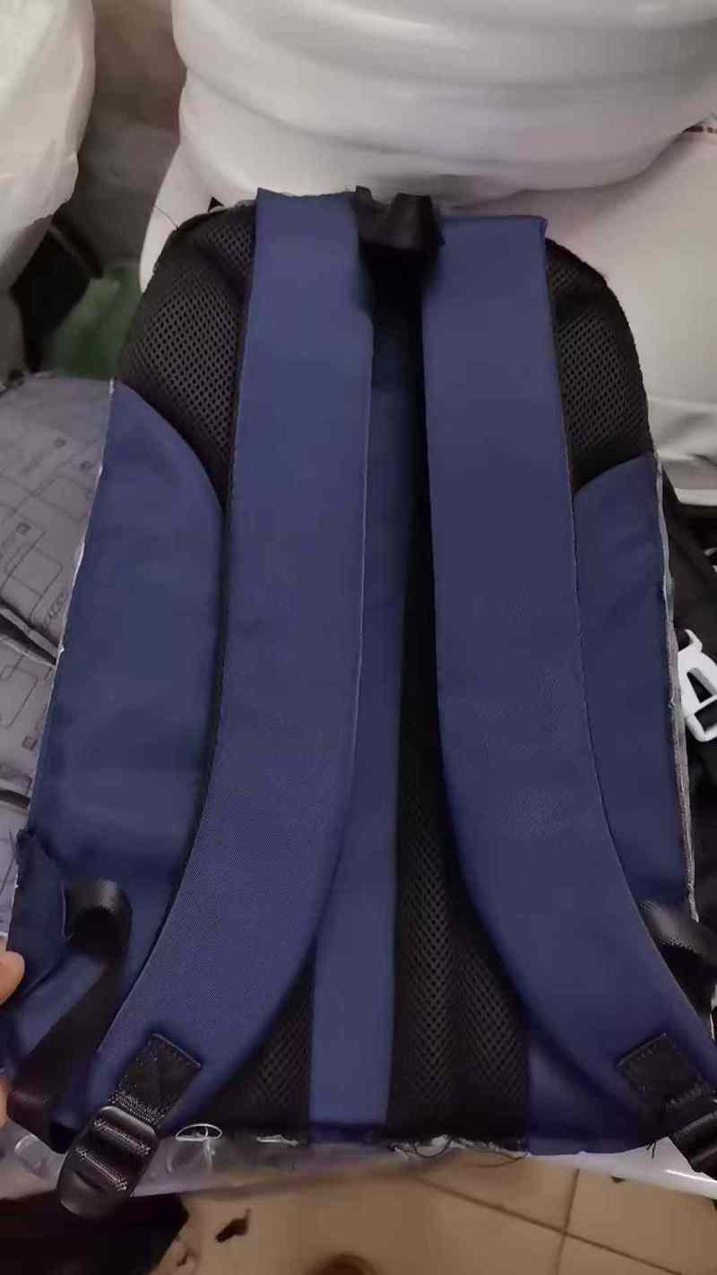 招专业运背包后幅2名