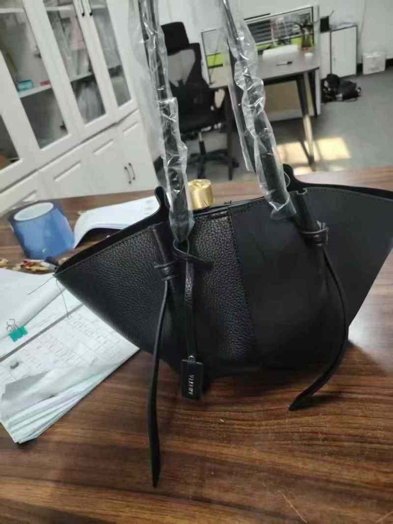 招临时台面一名