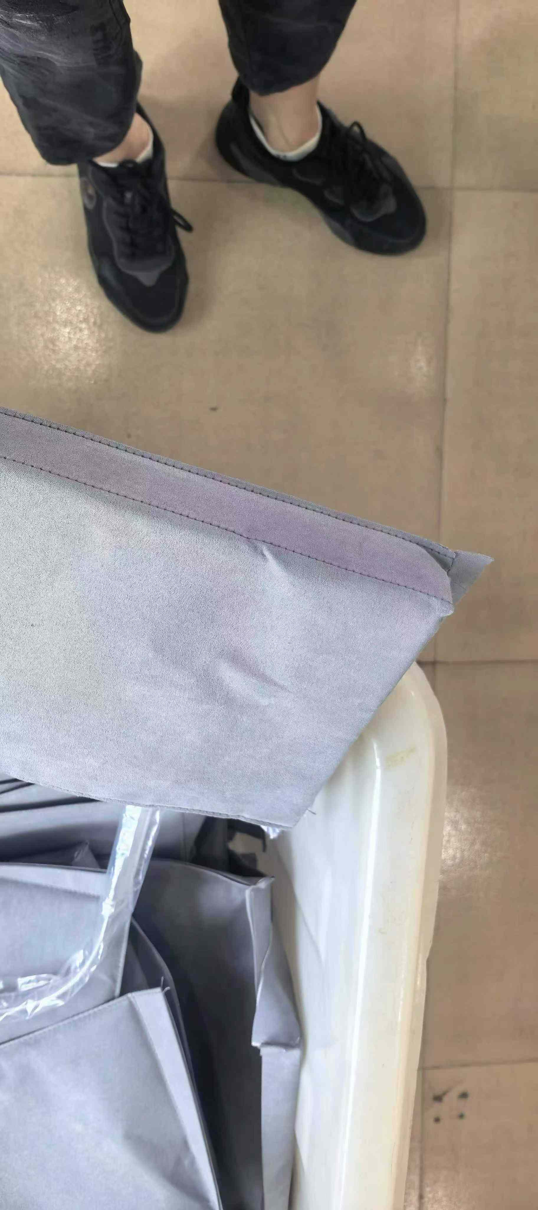 临时台面粘里招2名