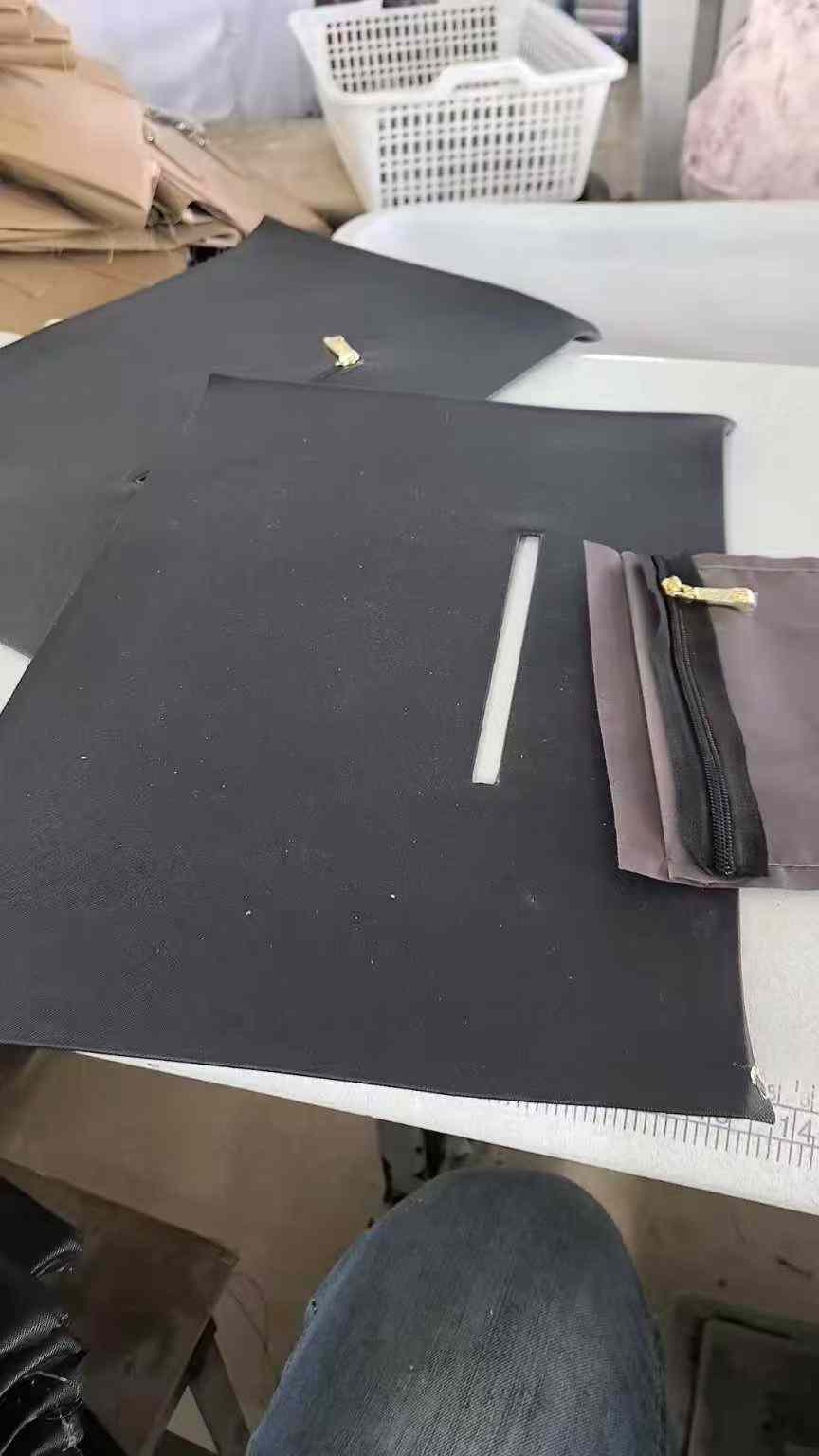 招专业车拉窗2400件