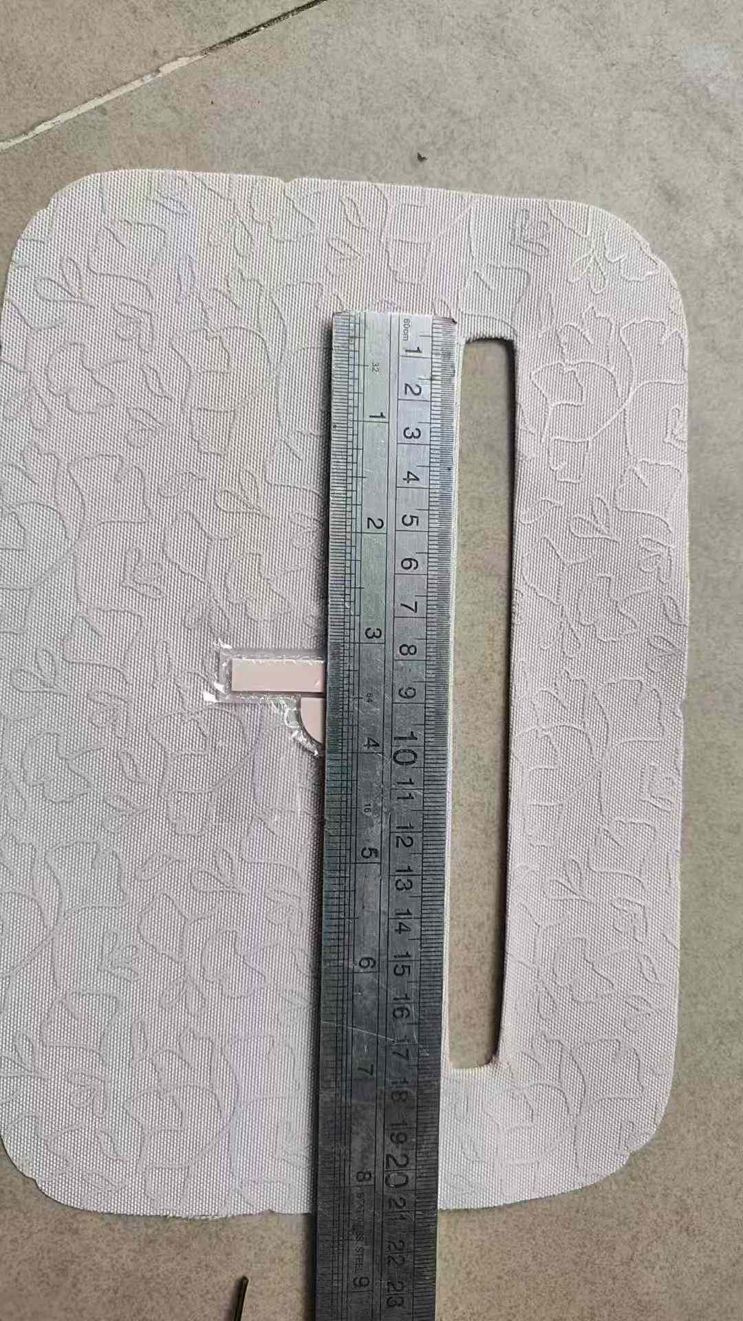 招聘，专业车拉窗一名