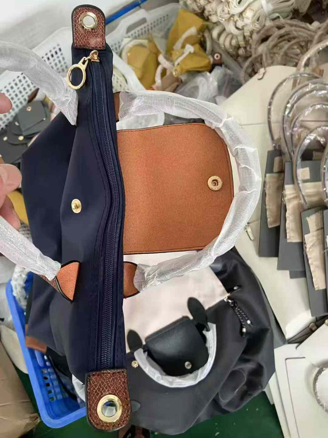 女包工厂，招成品穿拉头
