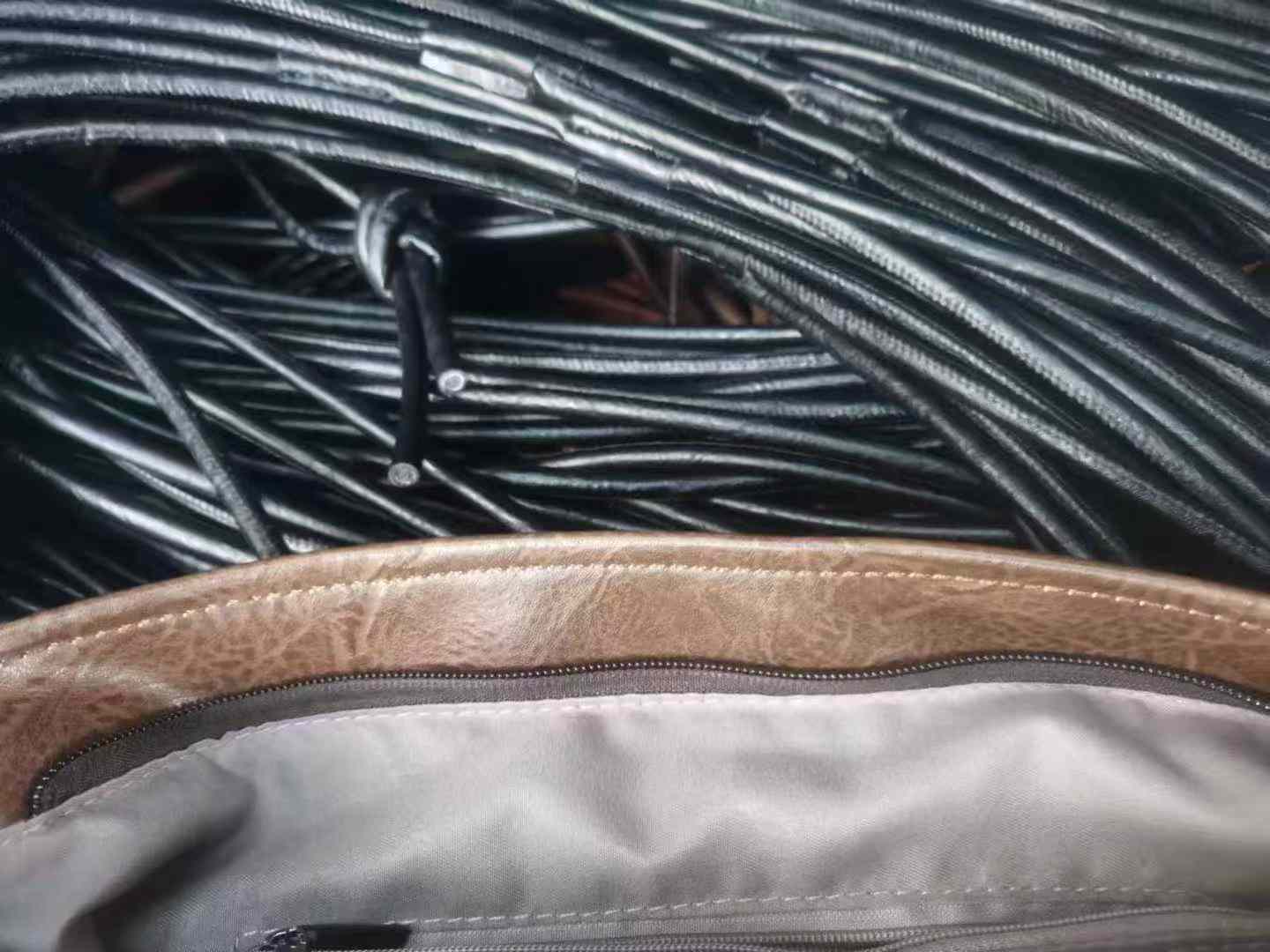 招临时车位一名