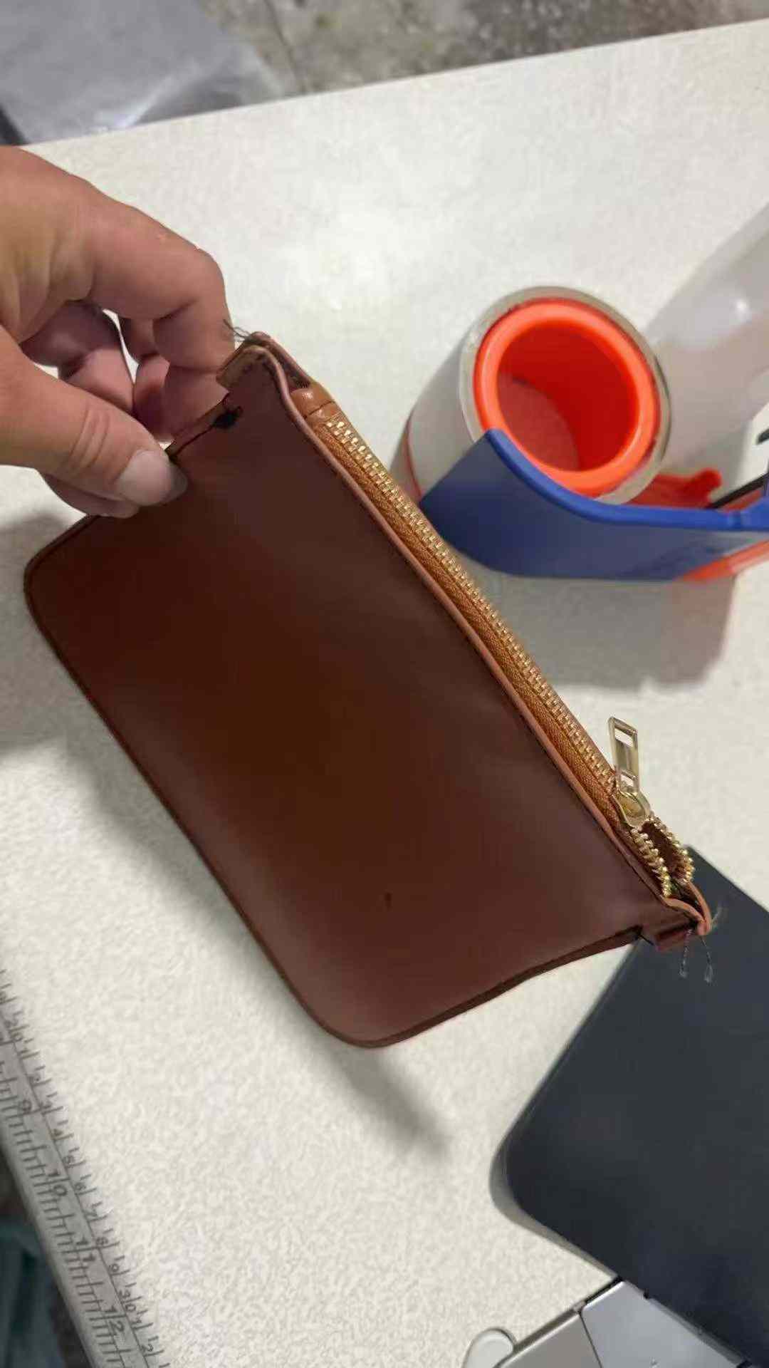 招车中格一名