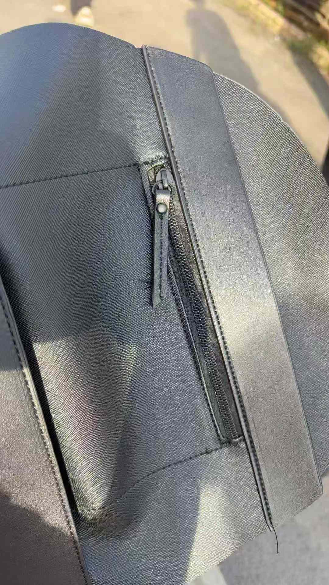 招两个车位打吊带车拉窗