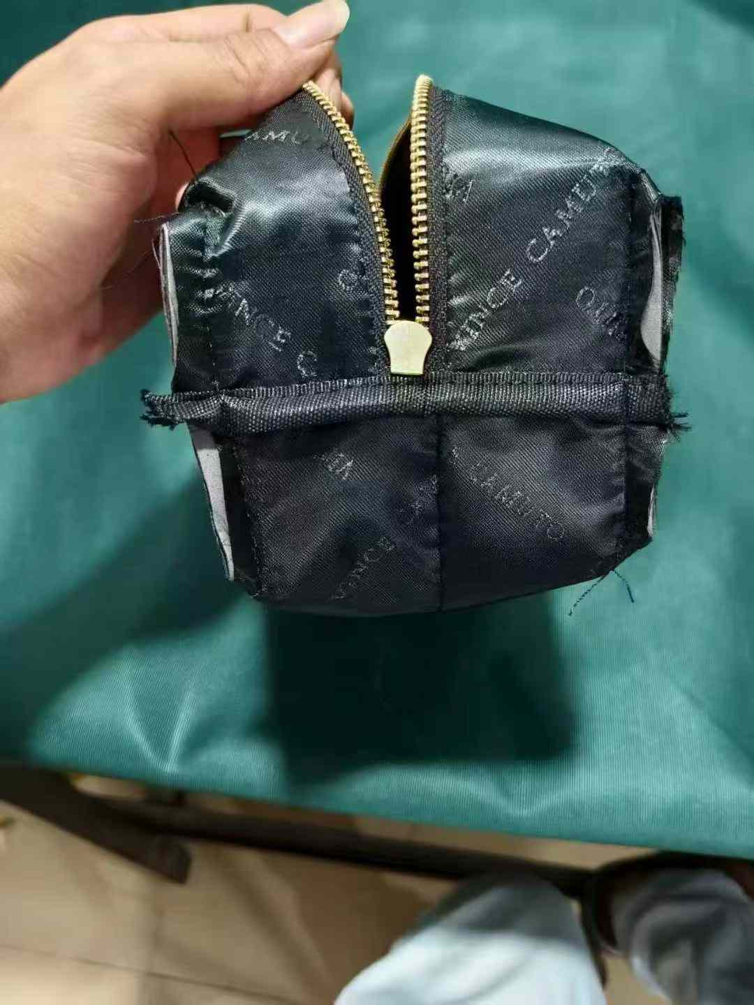 招专业笔袋打角一名