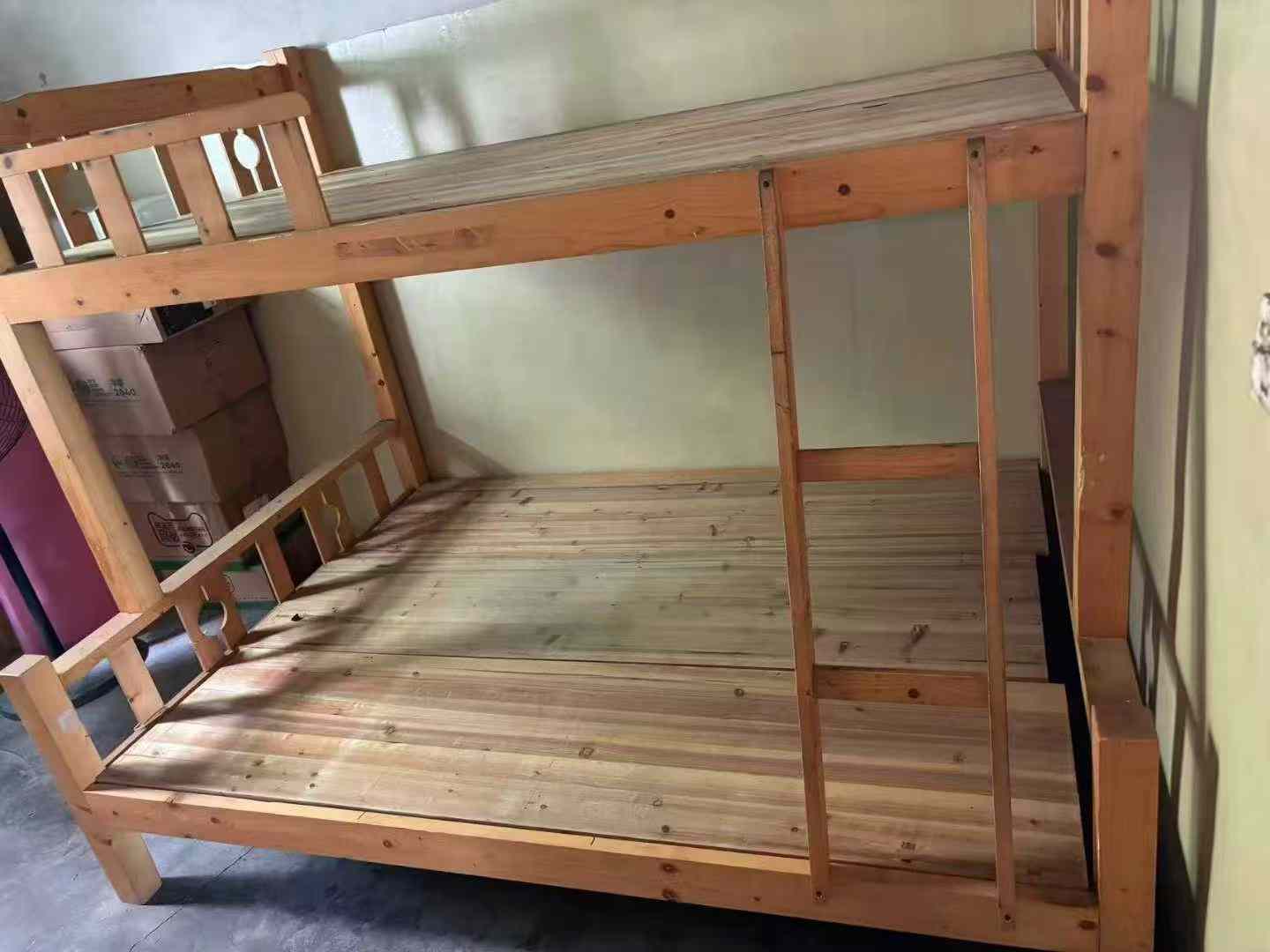 出售上下铺床下铺1米五上铺一米三8成新300元自提