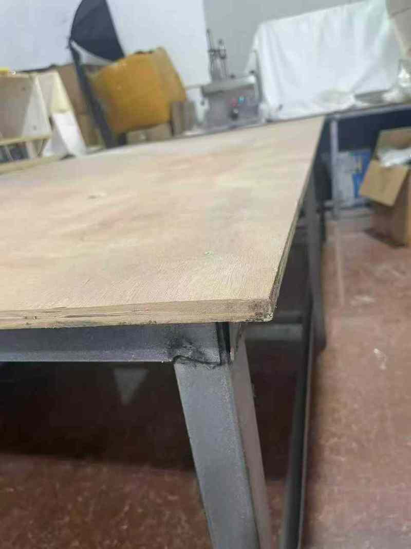 急需处理一张台面长2米4宽1米2