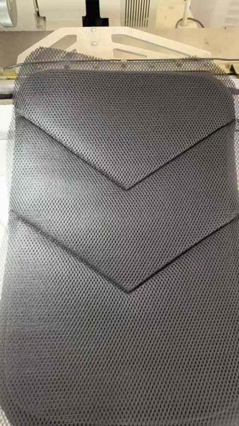 电脑车加工店招压线熟手2名（长期工）