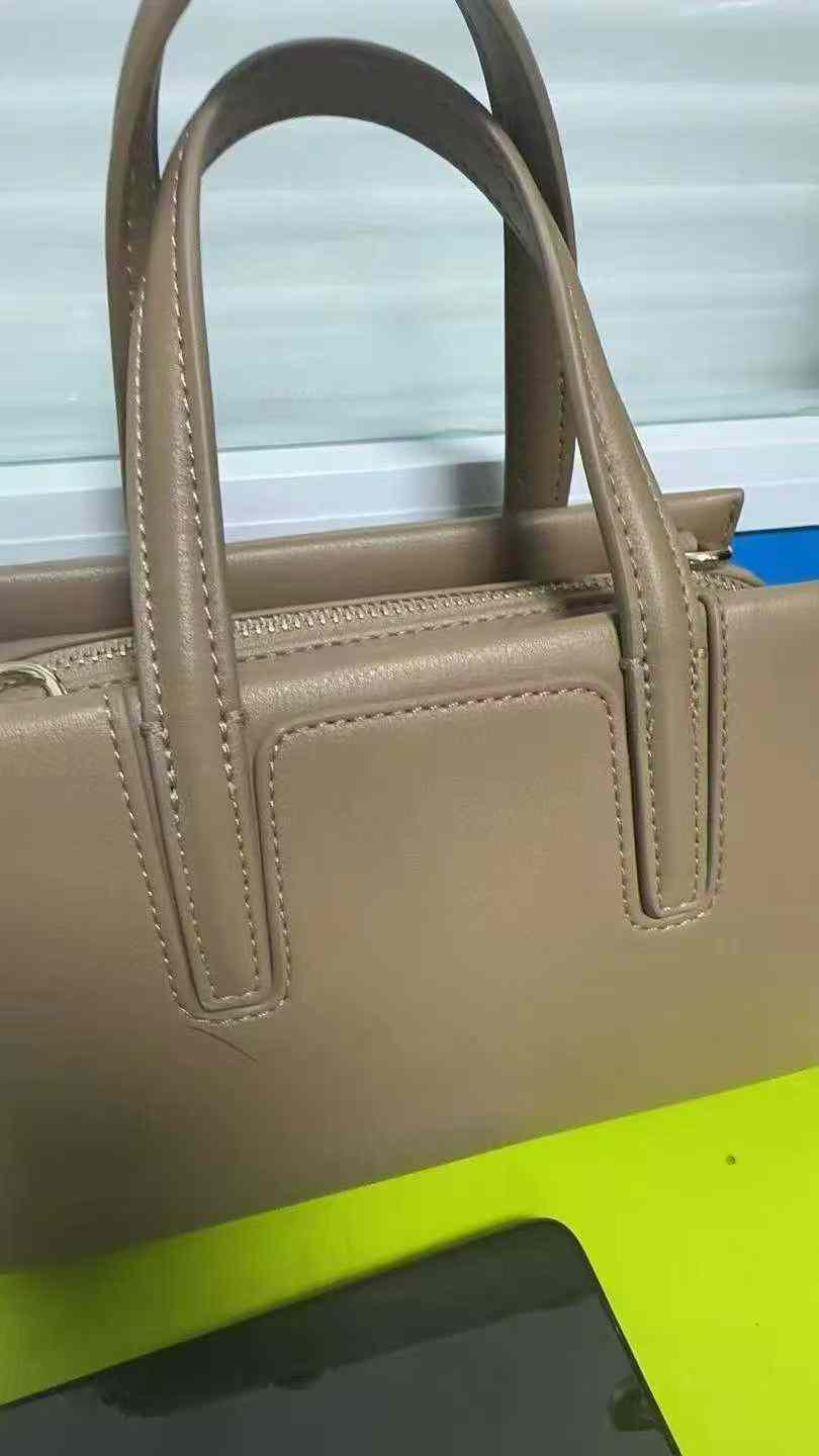 外发纯加工：休闲半定型包