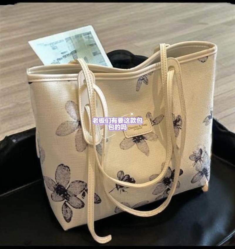 本人小李专做各种包包   也可以给老板们定做